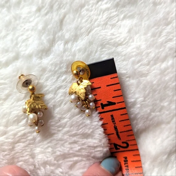 Vintage Goldtone and Faux Pearl Grape Cluster Pierced Earrings - Picture 9 of 9